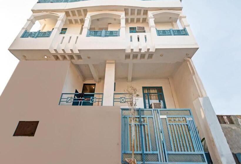 Hotel Collection O  Twilight Classic