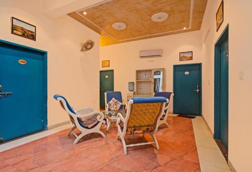 Hotel Collection O  Twilight Classic