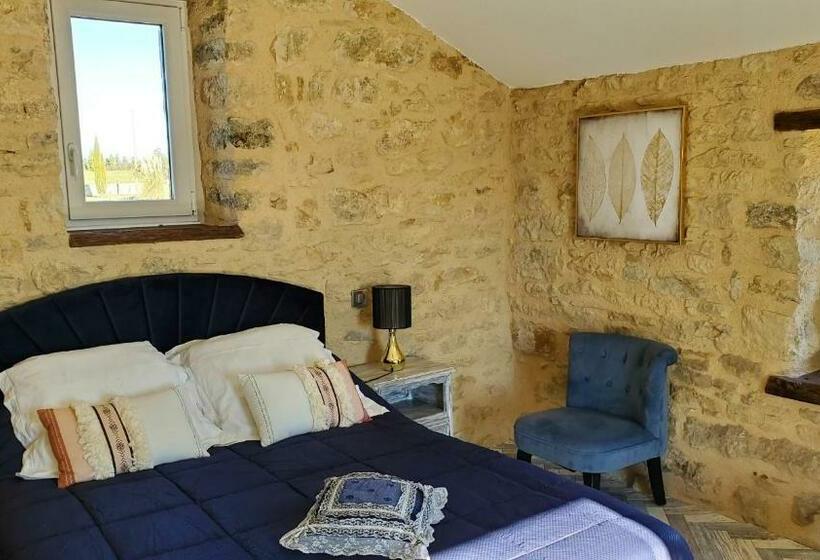 מלון כמוסות Cazelle