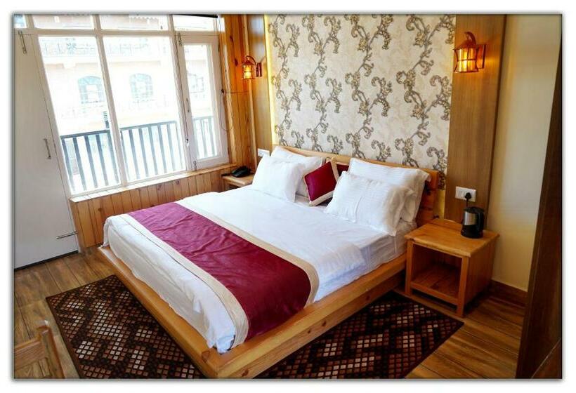 Отель Dev Chhaya