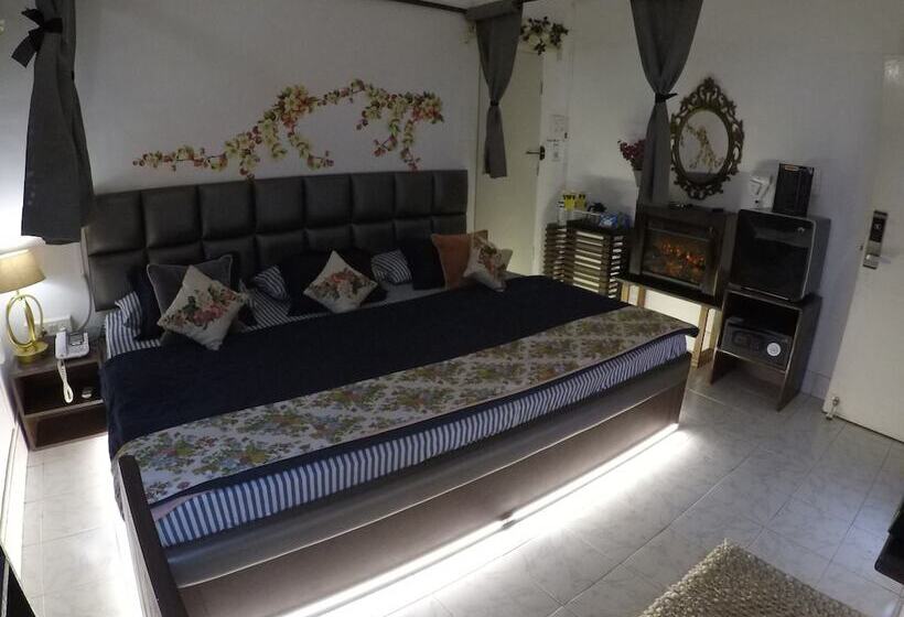 Отель Kakaku The Guest House