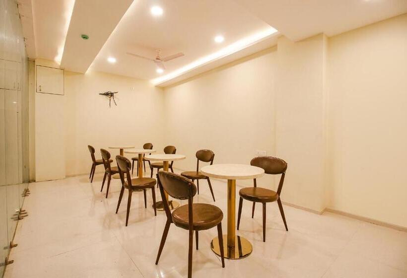 Fabhotel Divine Casa