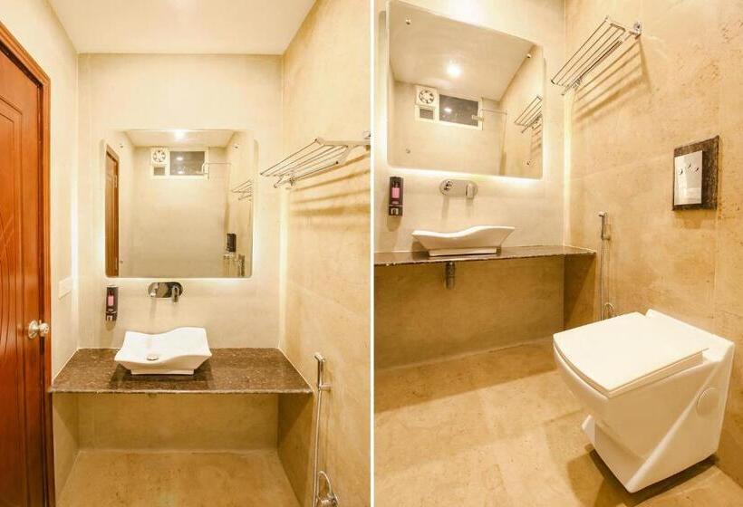 Fabhotel Divine Casa