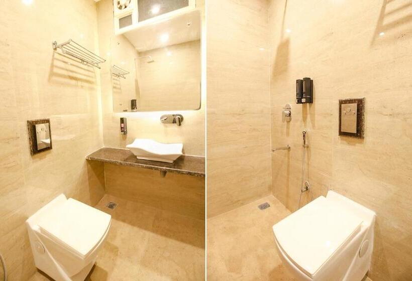 Fabhotel Divine Casa