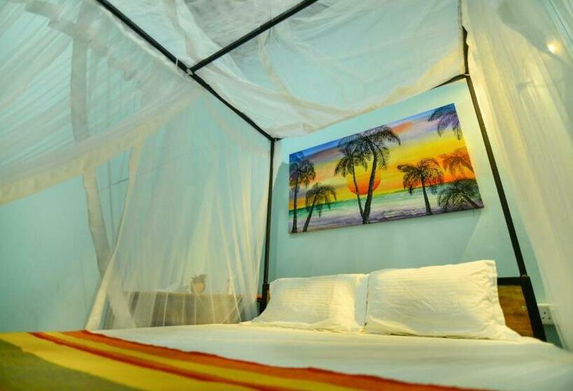 호텔 Palm Leaf Surf Cafe