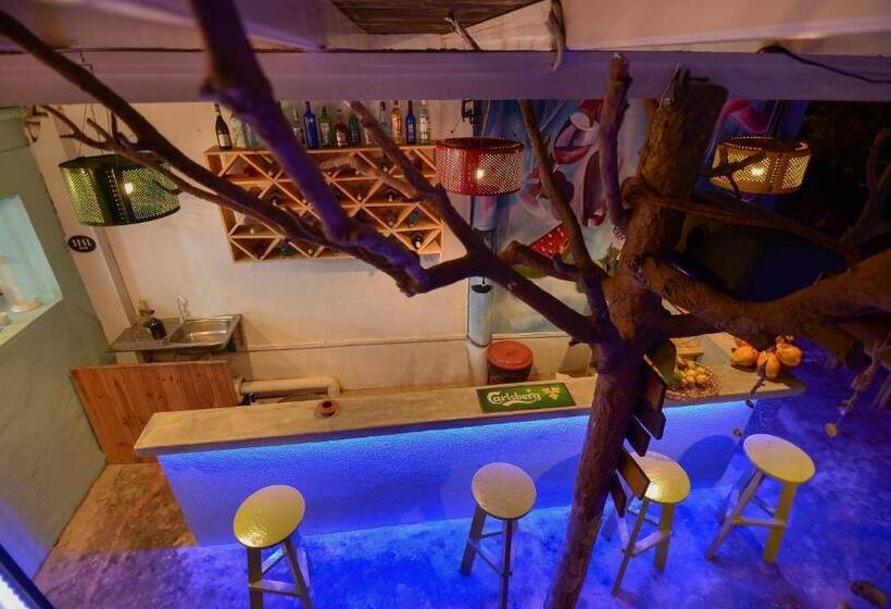 호텔 Palm Leaf Surf Cafe