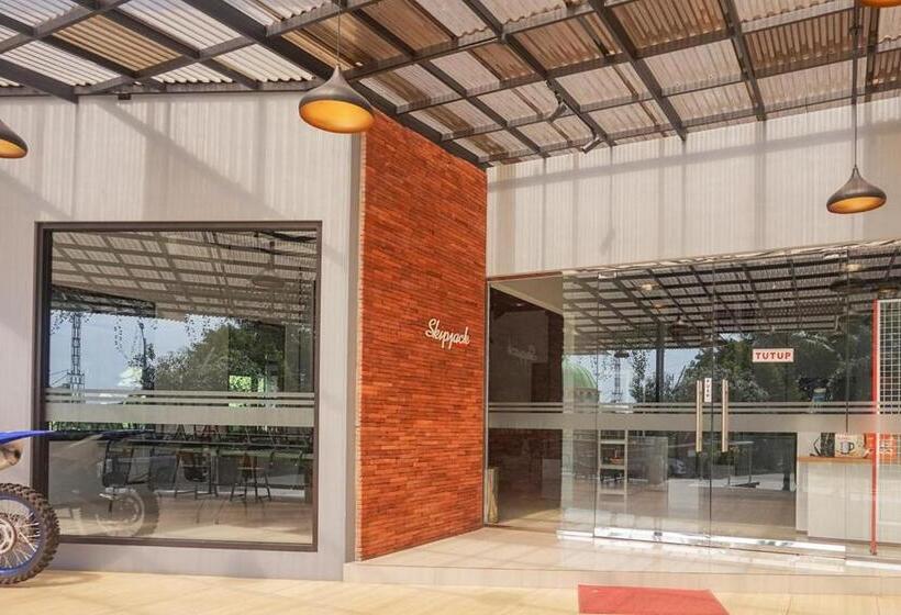 בית מלון כפרי Reddoorz Plus @ Karangploso