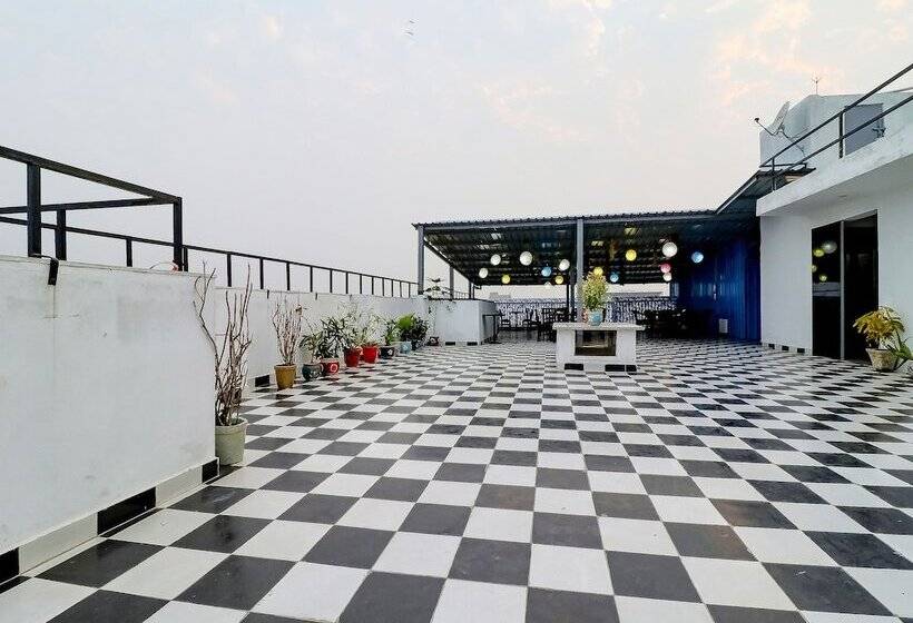 酒店 Treebo Rejoice 52   3km From Huda City Metro Station