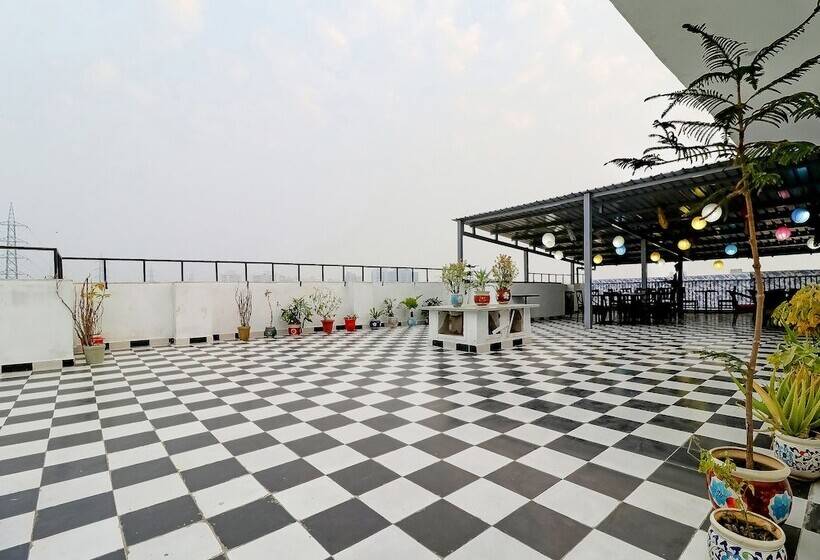 酒店 Treebo Rejoice 52   3km From Huda City Metro Station