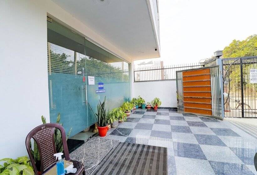 酒店 Treebo Rejoice 52   3km From Huda City Metro Station