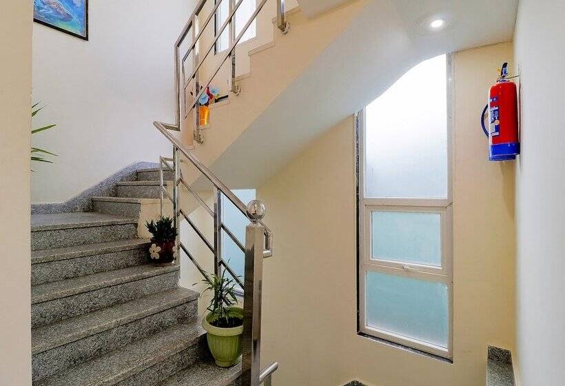 酒店 Treebo Rejoice 52   3km From Huda City Metro Station