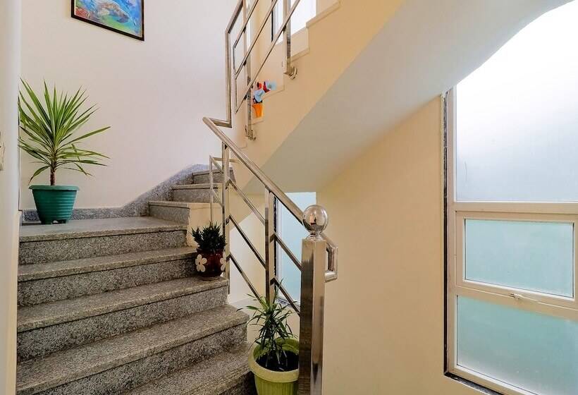 酒店 Treebo Rejoice 52   3km From Huda City Metro Station