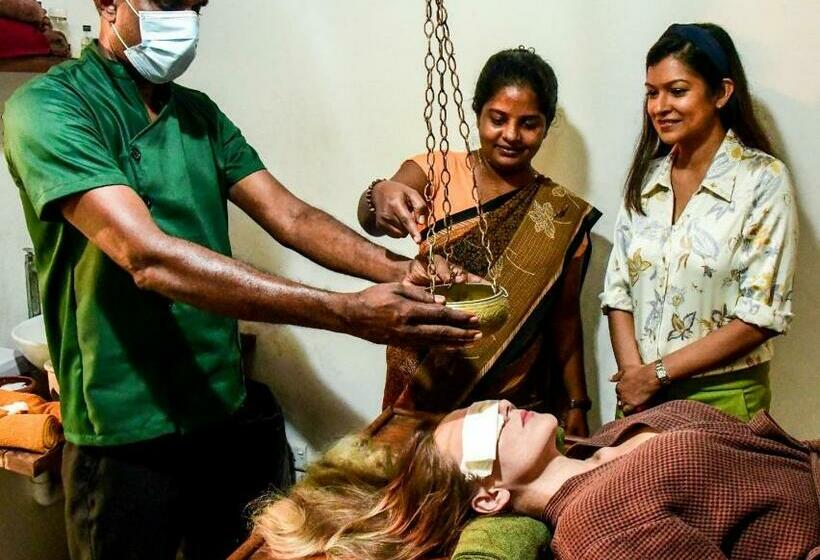 호텔 Velmarie 10 Days Beginners Ayurveda Course