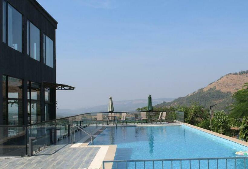 Paraiso Resort & Club