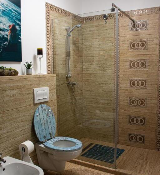 膳宿费 Janine Garden