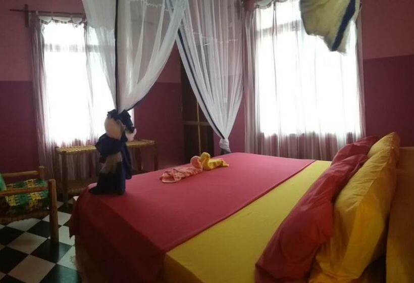 Пансион La Locanda Lodge   Apartment, 4 Double Rooms & Kitchen Near The Beach