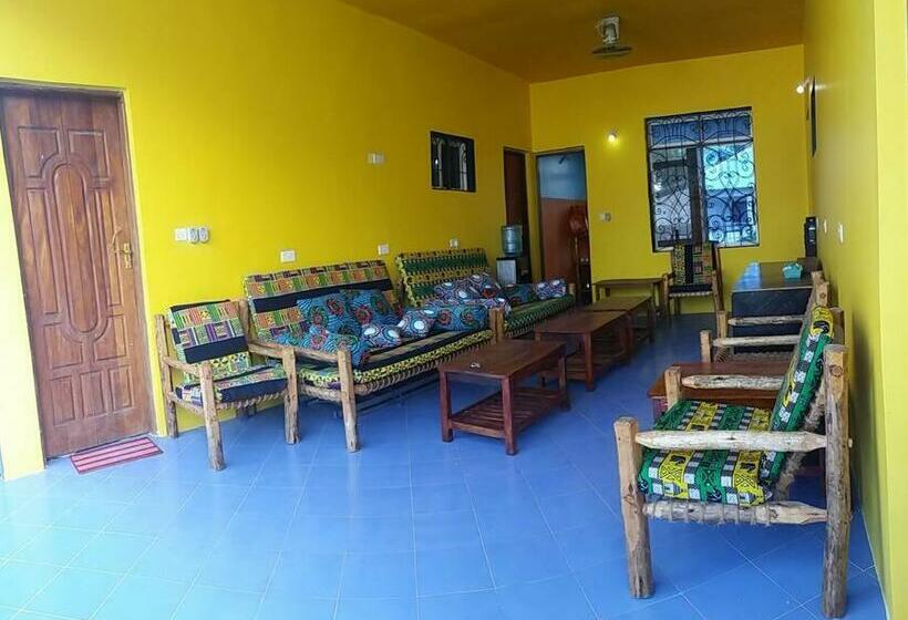 Пансион La Locanda Lodge   Apartment, 4 Double Rooms & Kitchen Near The Beach