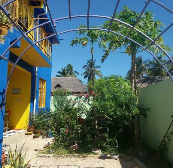 Пансион La Locanda Lodge   Apartment, 4 Double Rooms & Kitchen Near The Beach