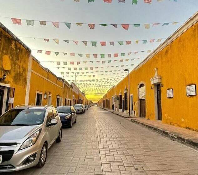 تختخواب و صبحانه Buenosdías Izamal