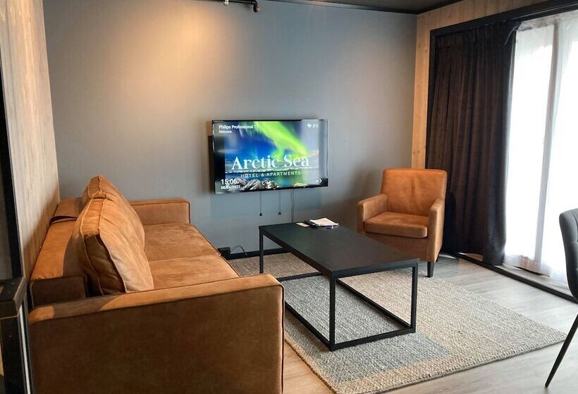 فندق Arctic Sea