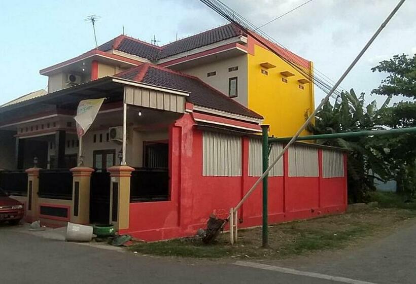 Отель Green Garden Residence Tegal Redpartner