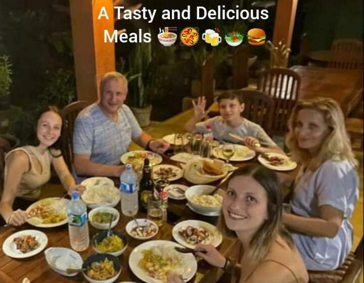 Отель Oleena Home Stay