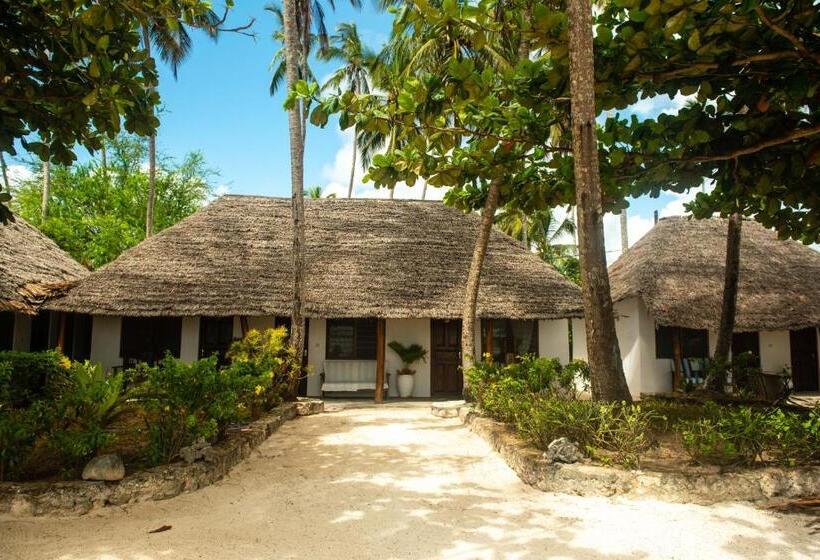 Отель Poa Poa Bungalows