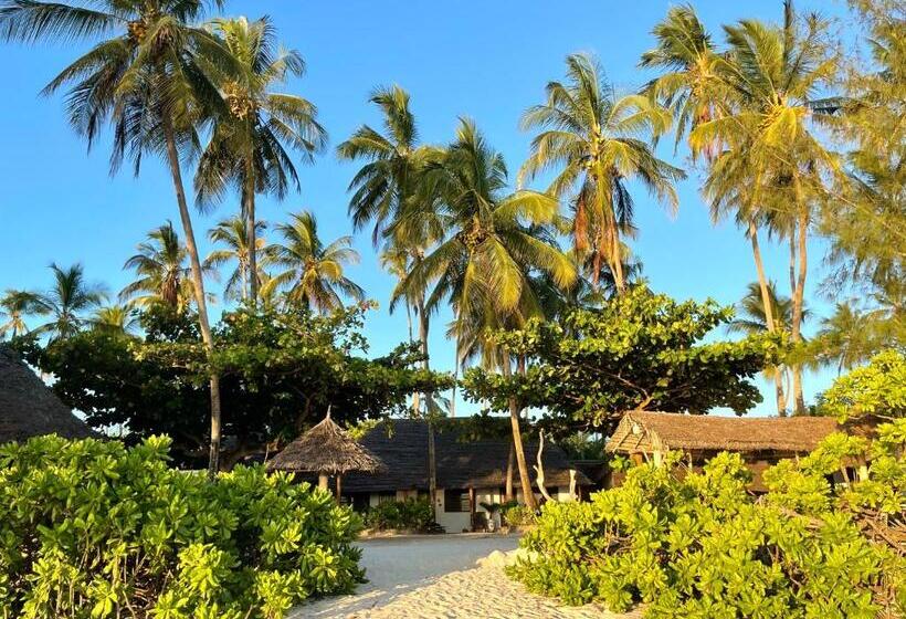 Отель Poa Poa Bungalows