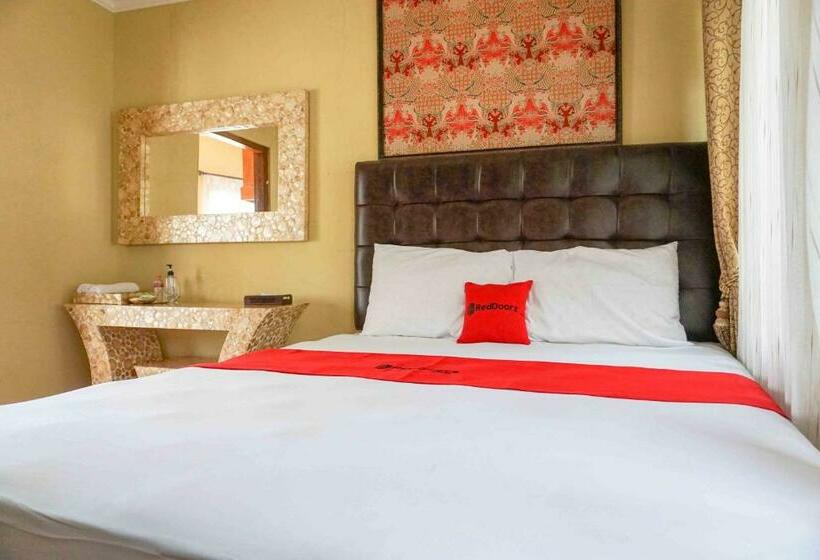 ホテル Reddoorz Plus @ Bukit Sekipan Tawangmangu