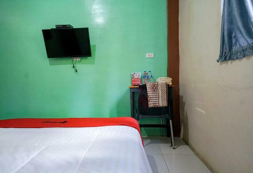 Отель Reddoorz Syariah Near Bukit Teletubbies Padangsidempuan
