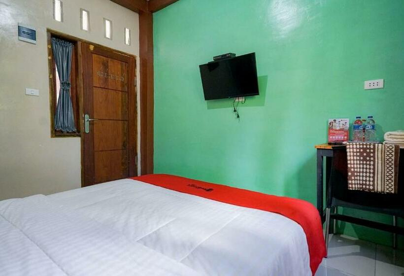 Отель Reddoorz Syariah Near Bukit Teletubbies Padangsidempuan