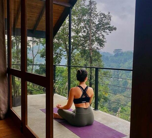 ホテル Riverbank Resort Gampola