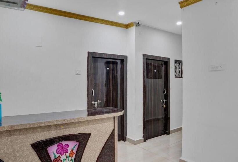 هتل Spot On 84765 Poornima Inn