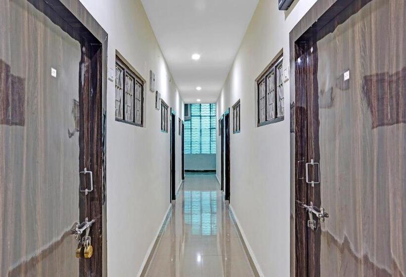 هتل Spot On 84765 Poornima Inn