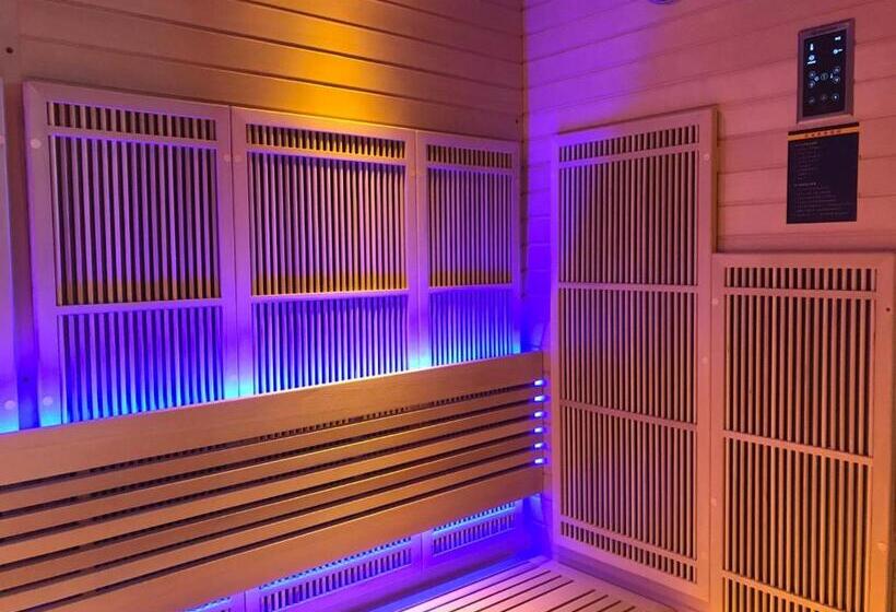 V V Hotel Battambang