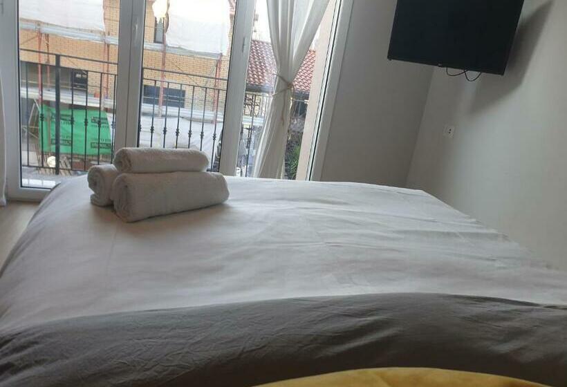 Michelangelo Apartments