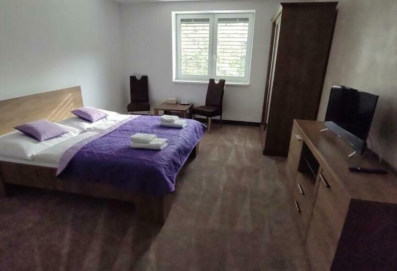 بنسيون Gól Centrum Resort