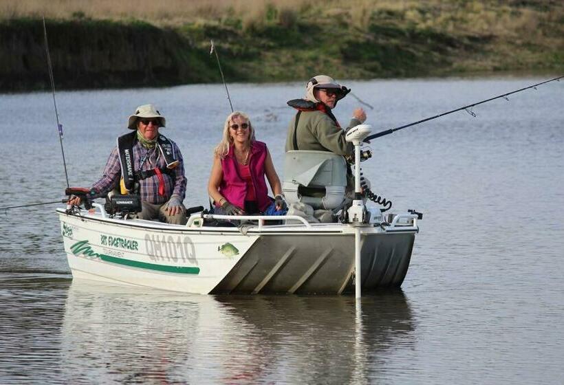 بنسيون Glenlyon Dam Holiday Cottage & Farmstay