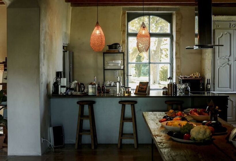 بنسيون Mas Des Precheurs