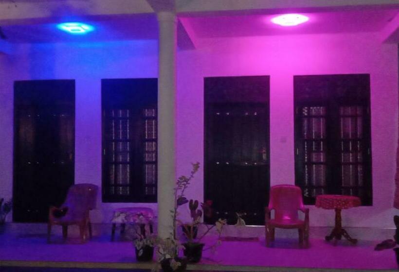 פנסיון Sea Hub Resort Midigama