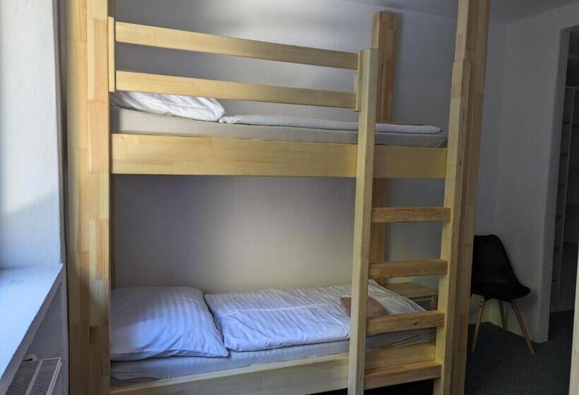 Общежитие Chata Dom Horskej Služby Jasna