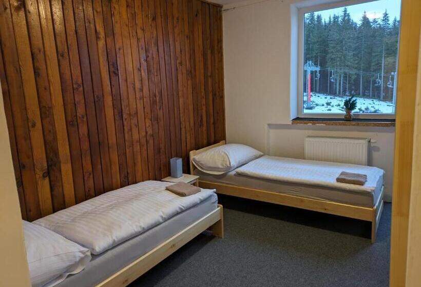 Общежитие Chata Dom Horskej Služby Jasna