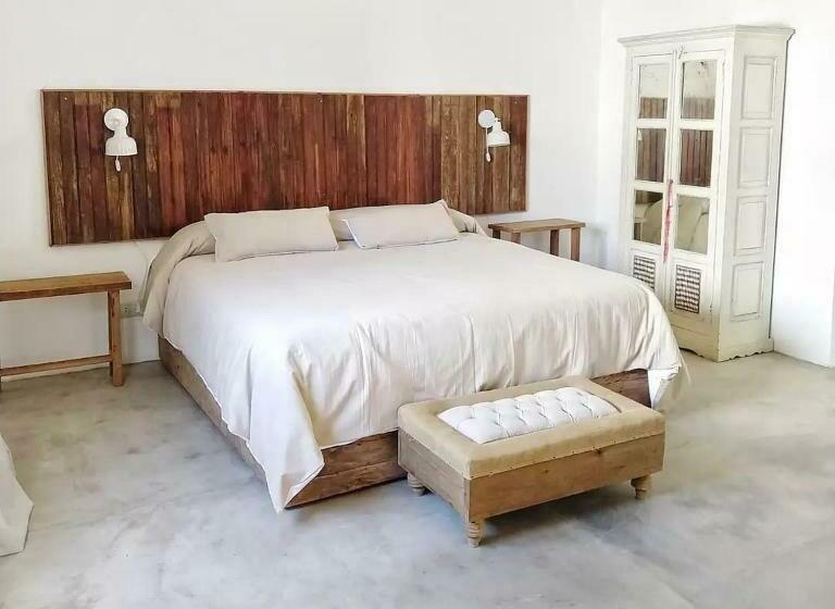 Общежитие La Florida   Casa Pueblo