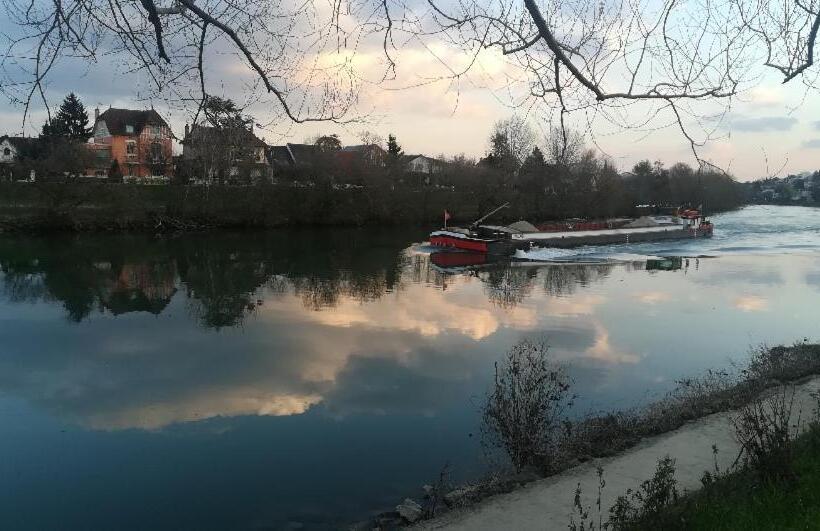 مبيت وإفطار Les Pingouins De La Marne