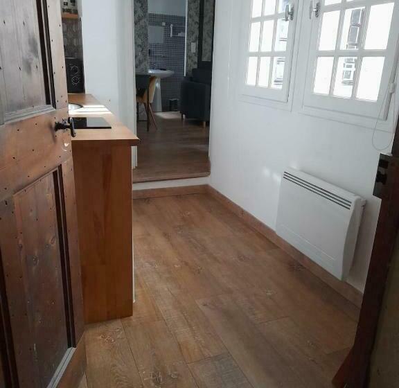 住宿加早餐  Petit Cocon En Plein Centre Historique D Uzès   Place Aux Herbes En Zone Piétonnière