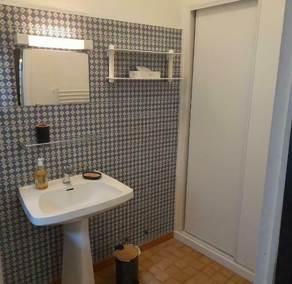 住宿加早餐  Petit Cocon En Plein Centre Historique D Uzès   Place Aux Herbes En Zone Piétonnière