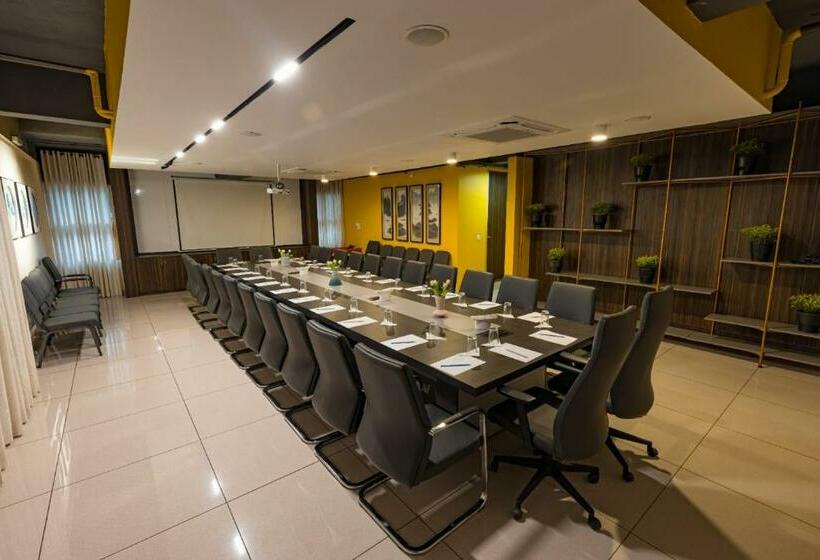 فندق Benale International