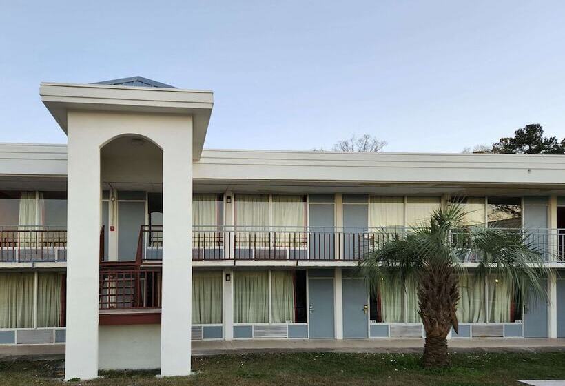 فندق Econo Lodge