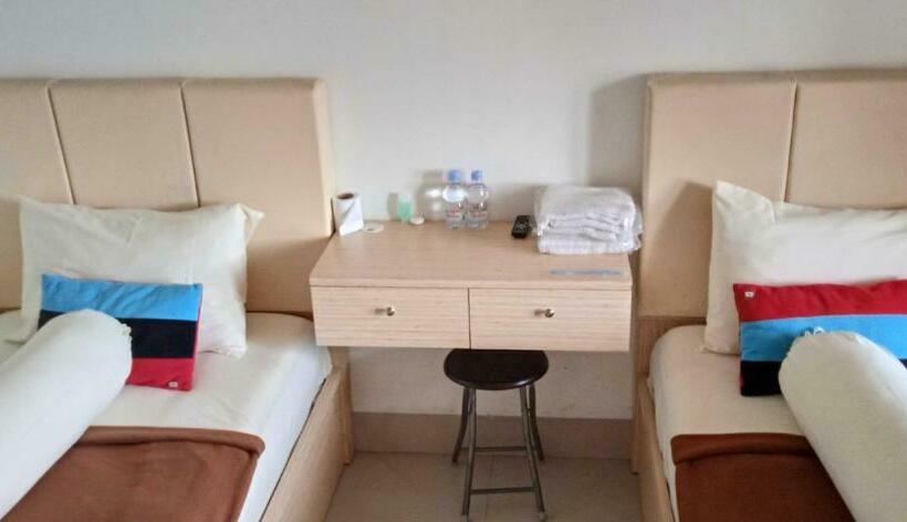 호텔 Guest House Pinarak 2 Syariah Near Gor Satria Purwokerto Mitra Reddoorz