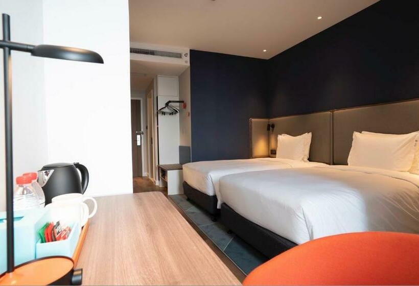 בית מלון כפרי Holiday Inn Express Yangjiang City Center, An Ihg